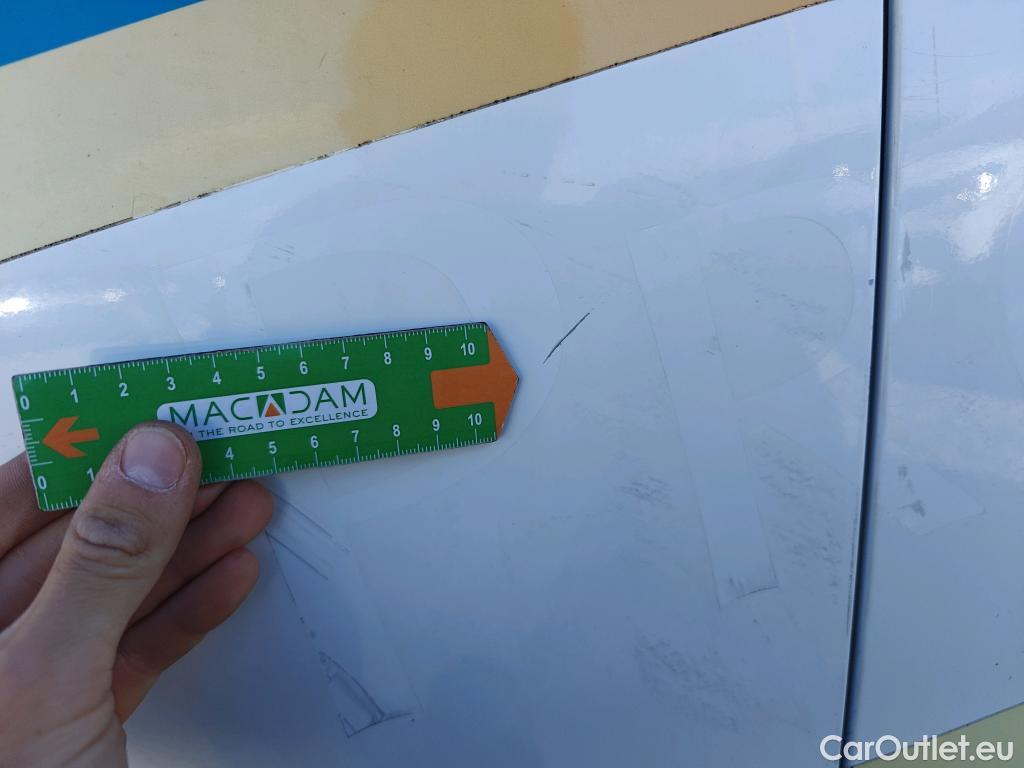  Peugeot  2008 PEUGEOT  / 2019 / 5P / todoterreno Active Puretech 100 S&S BVM6 #22