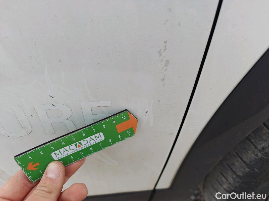  Peugeot  2008 PEUGEOT  / 2019 / 5P / todoterreno Allure BlueHDI 81kW (110CV) #23