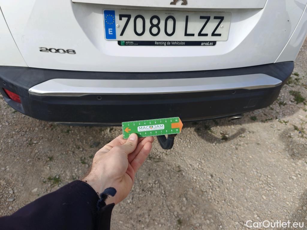  Peugeot  2008 PEUGEOT  / 2019 / 5P / todoterreno Allure BlueHDI 81kW (110CV) #49