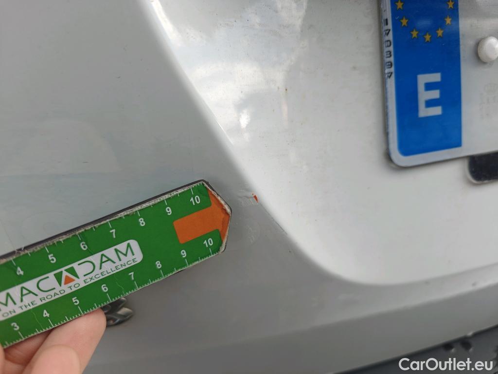  Peugeot  2008 PEUGEOT  / 2019 / 5P / todoterreno Allure BlueHDI 81kW (110CV) #2