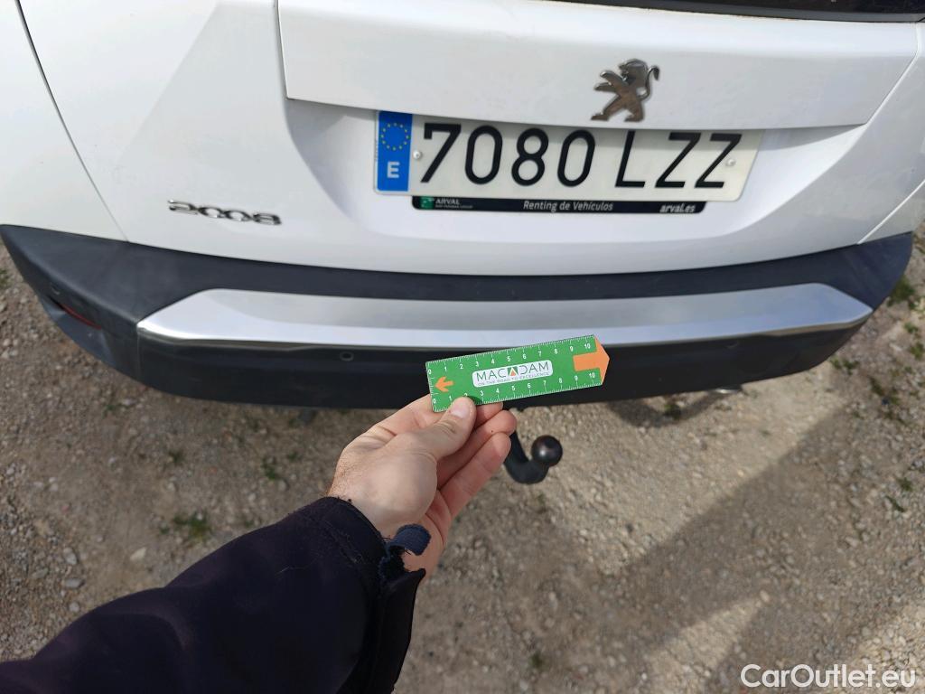  Peugeot  2008 PEUGEOT  / 2019 / 5P / todoterreno Allure BlueHDI 81kW (110CV) #61