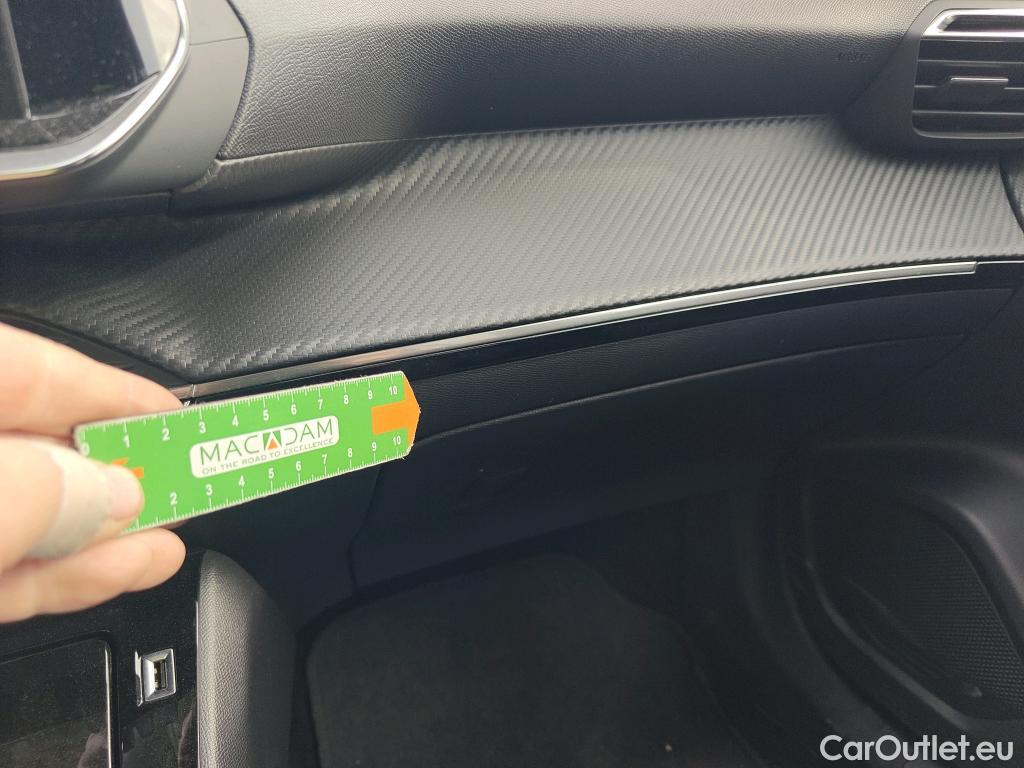  Peugeot  2008 PEUGEOT  / 2019 / 5P / todoterreno Allure BlueHDI 81kW (110CV) #5