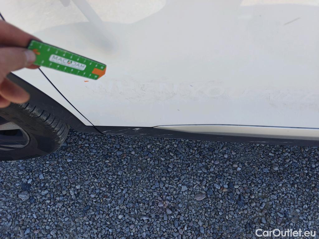  Peugeot  2008 PEUGEOT  / 2019 / 5P / todoterreno Allure BlueHDI 81kW (110CV) #7