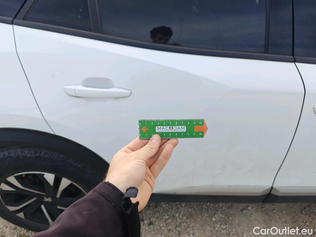  Peugeot  2008 PEUGEOT  / 2019 / 5P / todoterreno Allure BlueHDI 81kW (110CV) #33