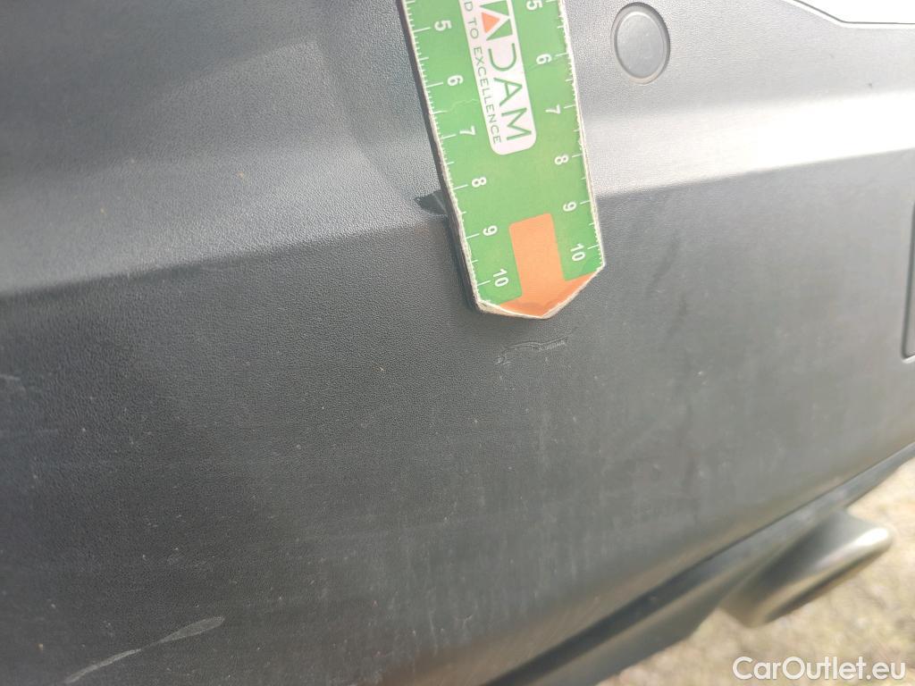  Peugeot  2008 PEUGEOT  / 2019 / 5P / todoterreno Allure BlueHDI 81kW (110CV) #40