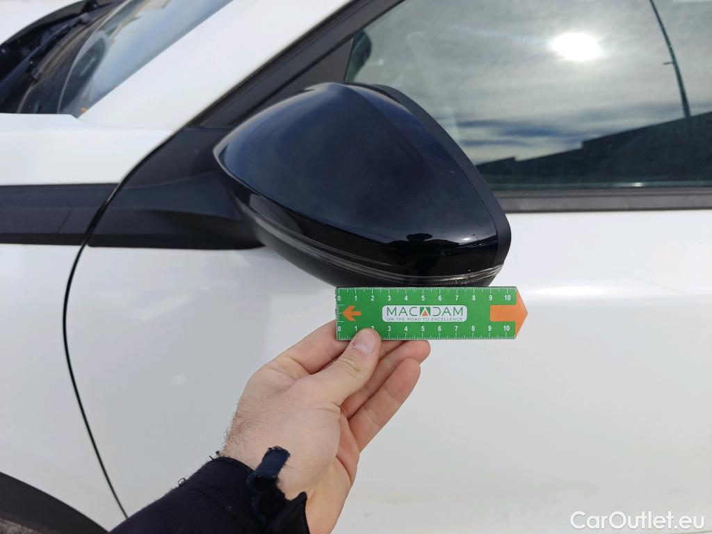  Peugeot  2008 PEUGEOT  / 2019 / 5P / todoterreno Allure BlueHDI 81kW (110CV) #59