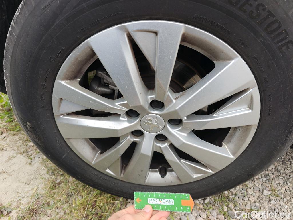  Peugeot  3008 PEUGEOT  / 2020 / 5P / todoterreno 1.5 BlueHDi 96kW (130CV) S&S Active Pack (AC4) #50