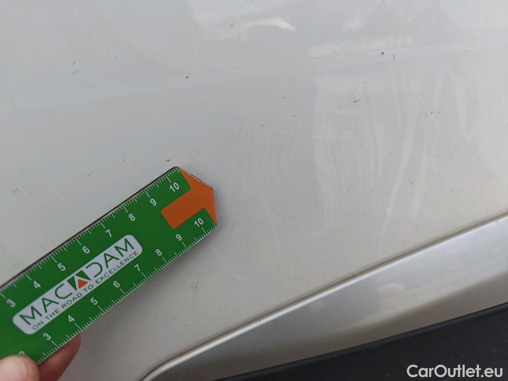  Peugeot  2008 PEUGEOT  / 2019 / 5P / todoterreno Allure BlueHDI 81kW (110CV) #29