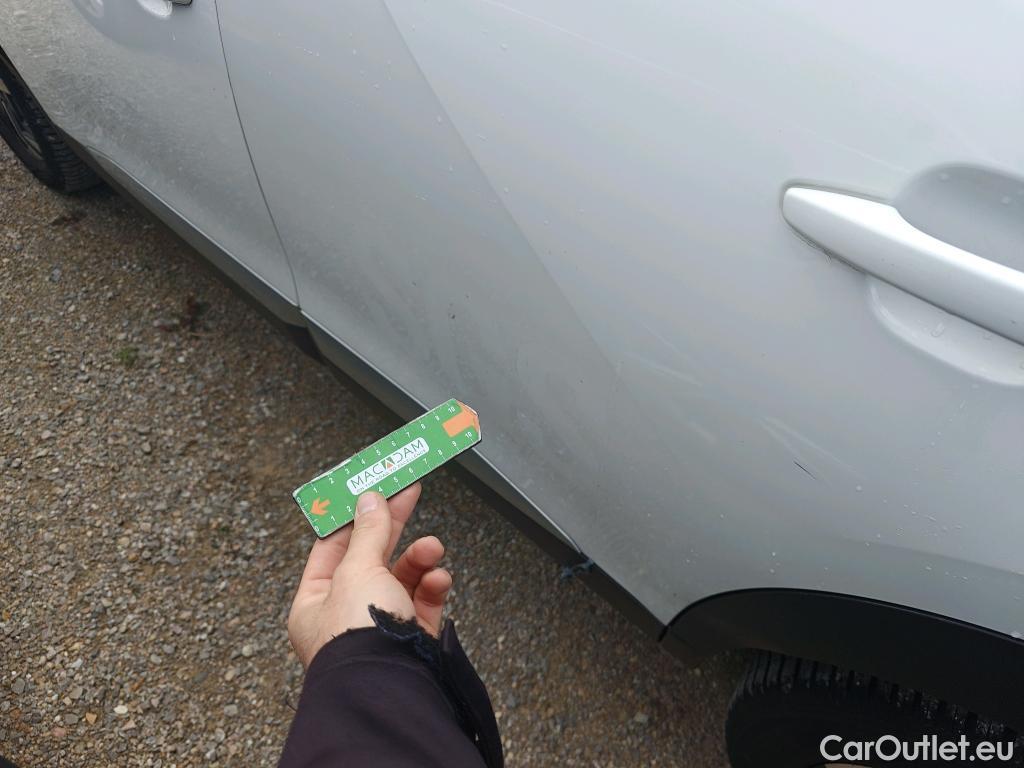  Peugeot  2008 PEUGEOT  / 2019 / 5P / todoterreno Allure BlueHDI 81kW (110CV) #17