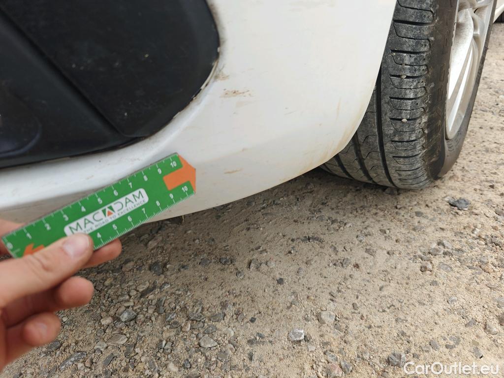  Peugeot  308 PEUGEOT  / 2017 / 5P / berlina con portón 5p Active Pack BlueHDi 130 S&S #30