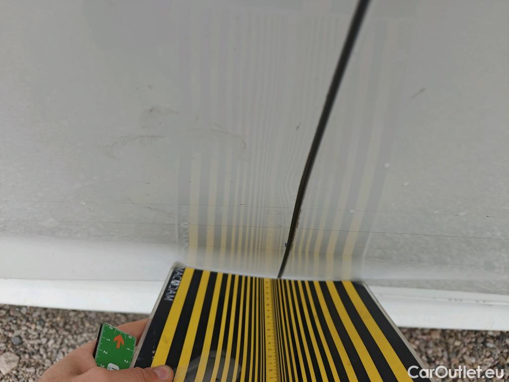  Toyota  Yaris TOYOTA  / 2020 / 5P / berlina con portón 1.5 120H Active Tech #26