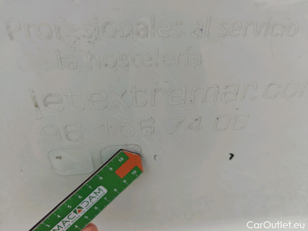  Toyota  Yaris TOYOTA  / 2020 / 5P / berlina con portón 1.5 120H Active Tech #8