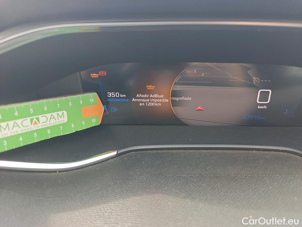  Peugeot  308 PEUGEOT  / 2017 / 5P / berlina con portón 5p Active Pack BlueHDi 130 S&S #28