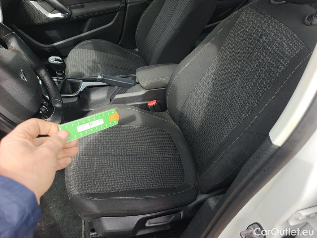  Peugeot  308 PEUGEOT  / 2017 / 5P / berlina con portón 5p Active Pack BlueHDi 130 S&S #29