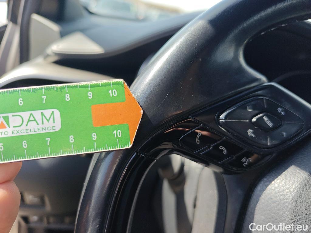  Toyota  C-HR TOYOTA  / 2016 / 5P / todoterreno 1.8 125H Advance (CX) #38