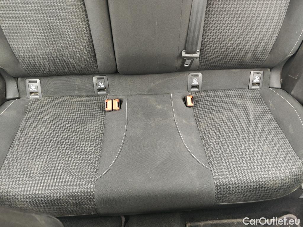  Peugeot  308 PEUGEOT  / 2017 / 5P / berlina con portón 5p Active Pack BlueHDi 130 S&S #14