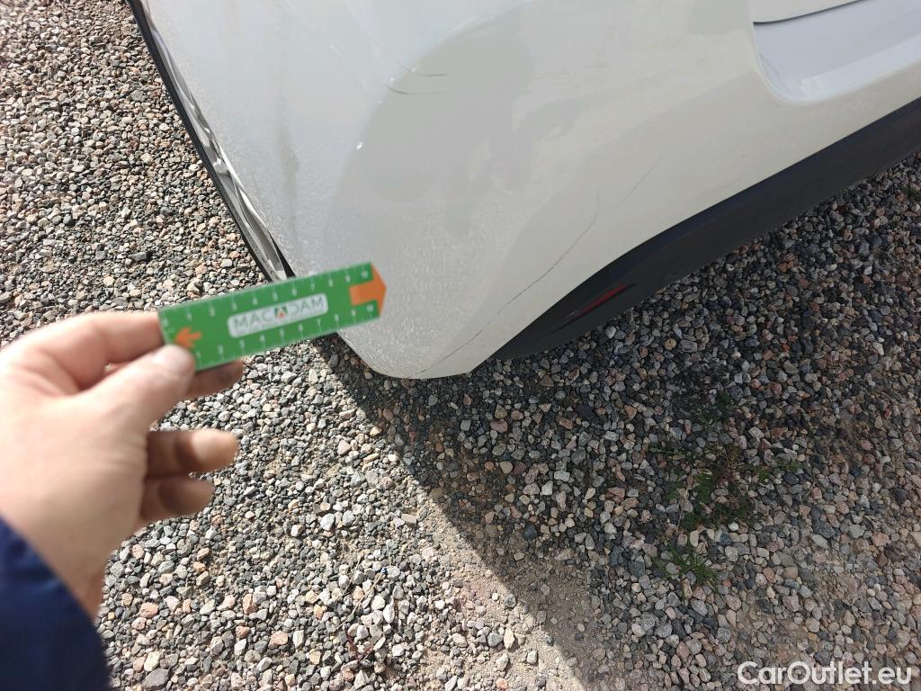  Toyota  Yaris TOYOTA  / 2020 / 5P / berlina con portón 1.5 120H Active Tech #19