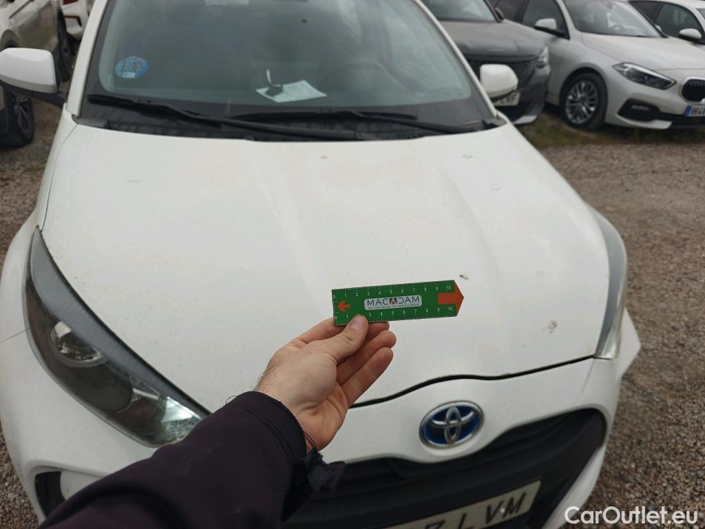  Toyota  Yaris TOYOTA  / 2020 / 5P / berlina con portón 1.5 120H Active Tech #58