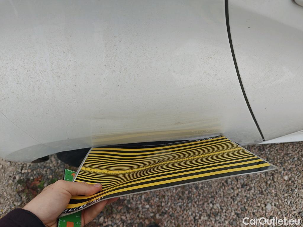  Toyota  Yaris TOYOTA  / 2020 / 5P / berlina con portón 1.5 120H Active Tech #15