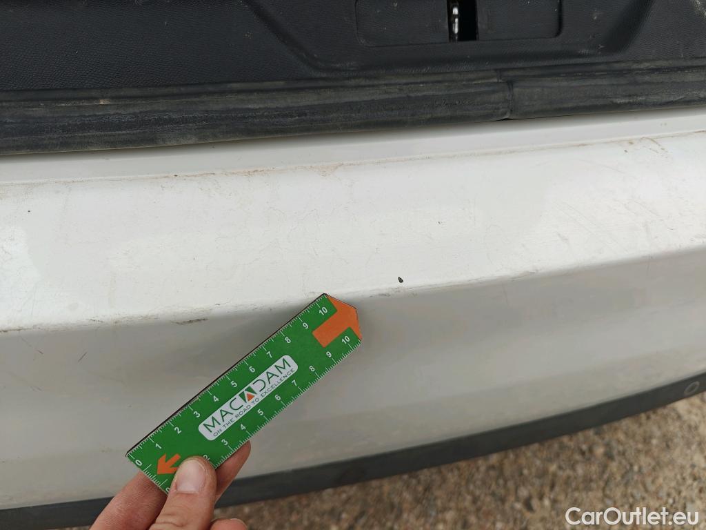  Peugeot  308 PEUGEOT  / 2017 / 5P / berlina con portón 5p Active Pack BlueHDi 130 S&S #10