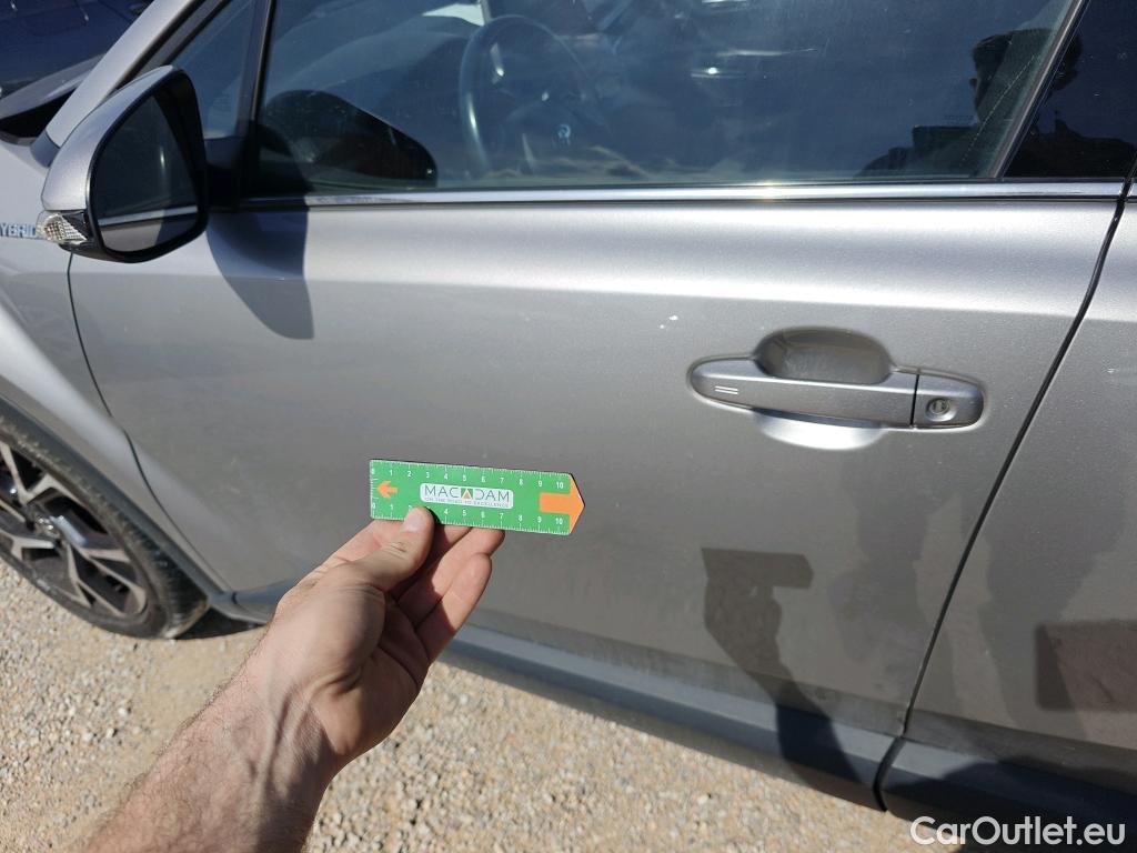  Toyota  C-HR TOYOTA  / 2016 / 5P / todoterreno 1.8 125H Advance (CX) #16