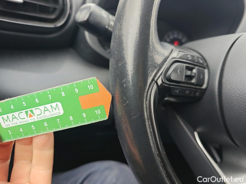  Toyota  Yaris TOYOTA  / 2020 / 5P / berlina con portón 1.5 120H Active Tech #41