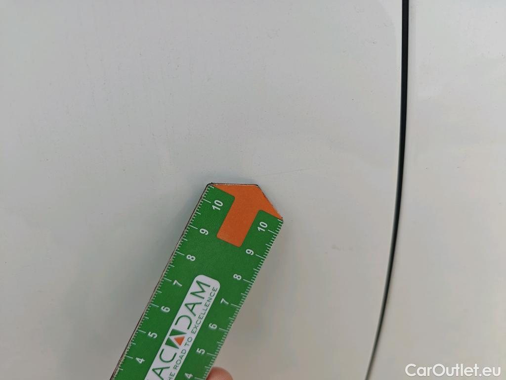  Peugeot  308 PEUGEOT  / 2017 / 5P / berlina con portón 5p Active Pack BlueHDi 130 S&S #44