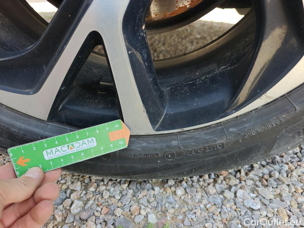  Toyota  C-HR TOYOTA  / 2016 / 5P / todoterreno 1.8 125H Advance (CX) #52