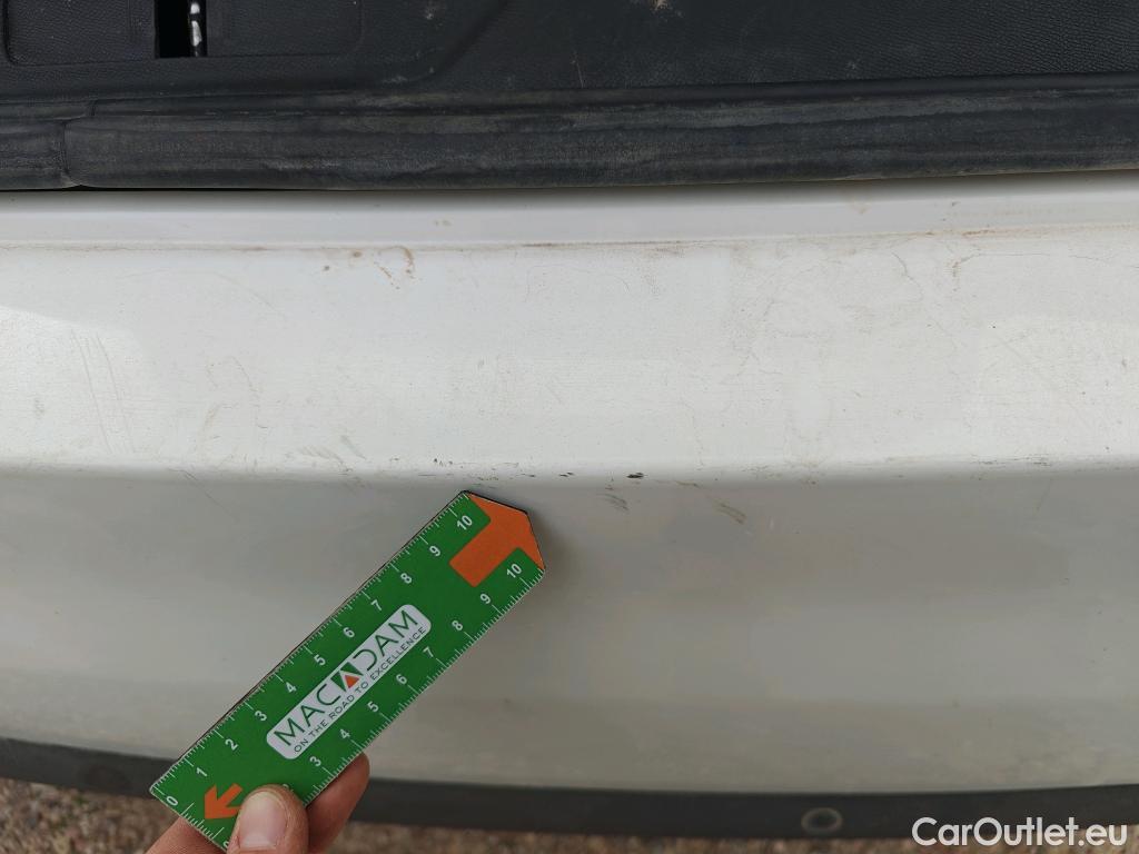  Peugeot  308 PEUGEOT  / 2017 / 5P / berlina con portón 5p Active Pack BlueHDi 130 S&S #9