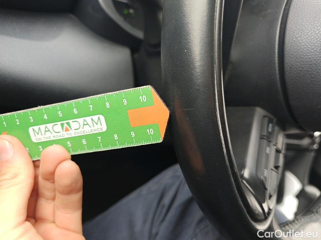  Toyota  Yaris TOYOTA  / 2020 / 5P / berlina con portón 1.5 120H Active Tech #42