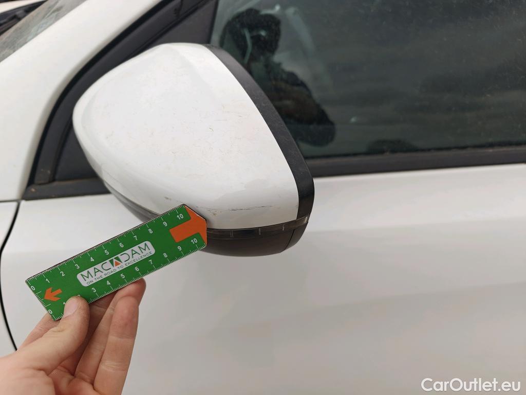  Peugeot  308 PEUGEOT  / 2017 / 5P / berlina con portón 5p Active Pack BlueHDi 130 S&S #36