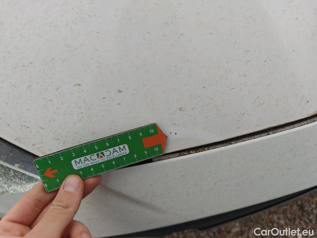  Toyota  Yaris TOYOTA  / 2020 / 5P / berlina con portón 1.5 120H Active Tech #59