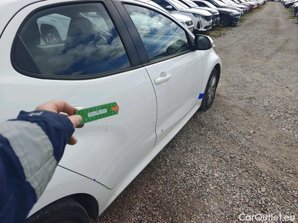  Toyota  Yaris TOYOTA  / 2020 / 5P / berlina con portón 1.5 120H Active Tech #3