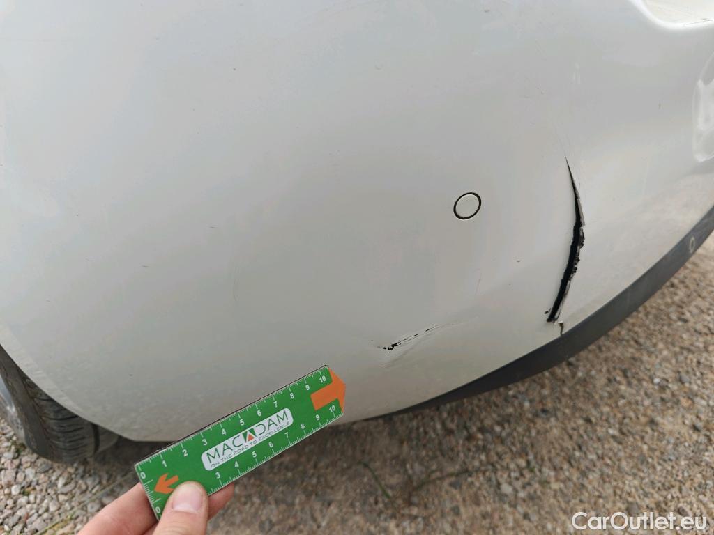  Peugeot  308 PEUGEOT  / 2017 / 5P / berlina con portón 5p Active Pack BlueHDi 130 S&S #12