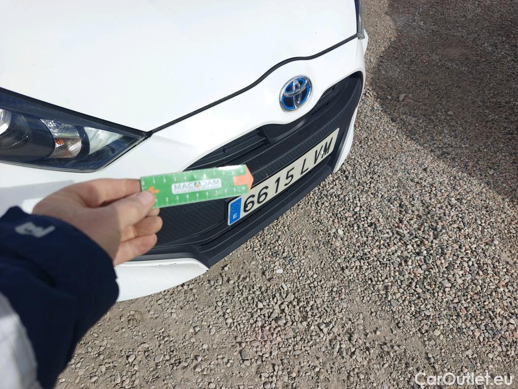  Toyota  Yaris TOYOTA  / 2020 / 5P / berlina con portón 1.5 120H Active Tech #13