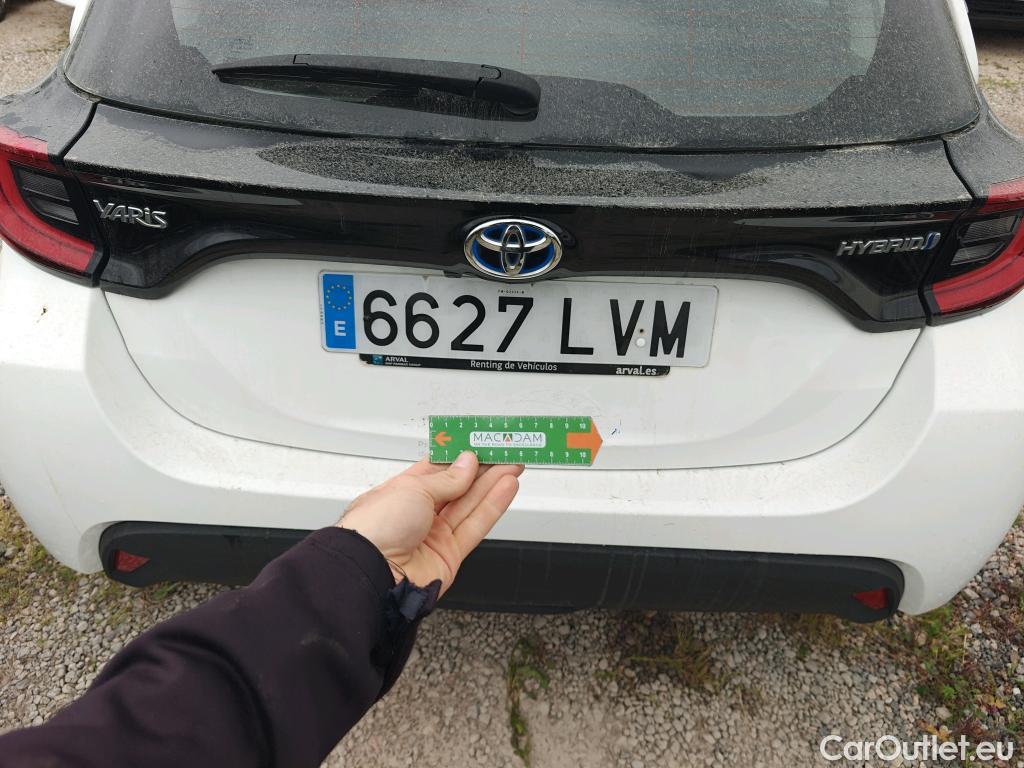  Toyota  Yaris TOYOTA  / 2020 / 5P / berlina con portón 1.5 120H Active Tech #17