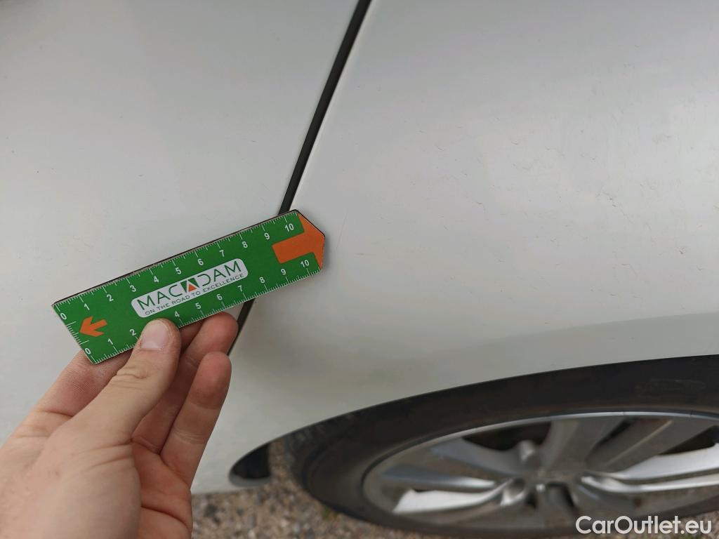  Peugeot  308 PEUGEOT  / 2017 / 5P / berlina con portón 5p Active Pack BlueHDi 130 S&S #38