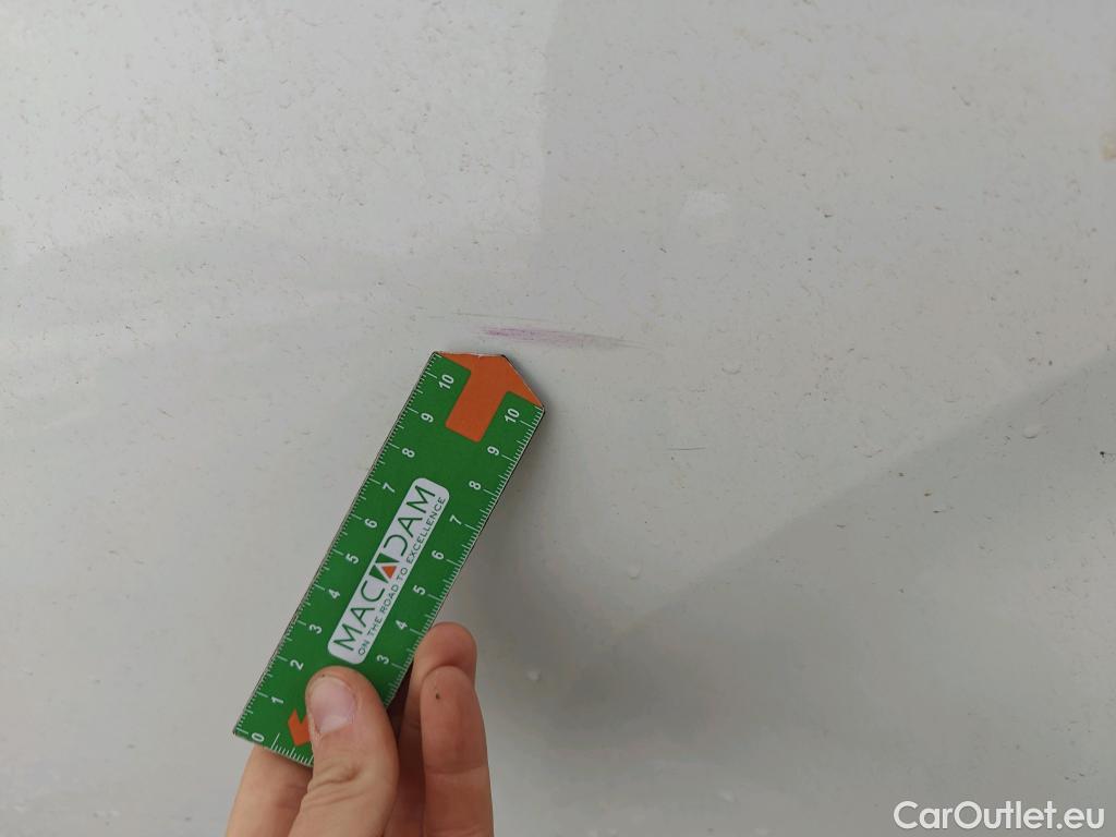  Toyota  Yaris TOYOTA  / 2020 / 5P / berlina con portón 1.5 120H Active Tech #54