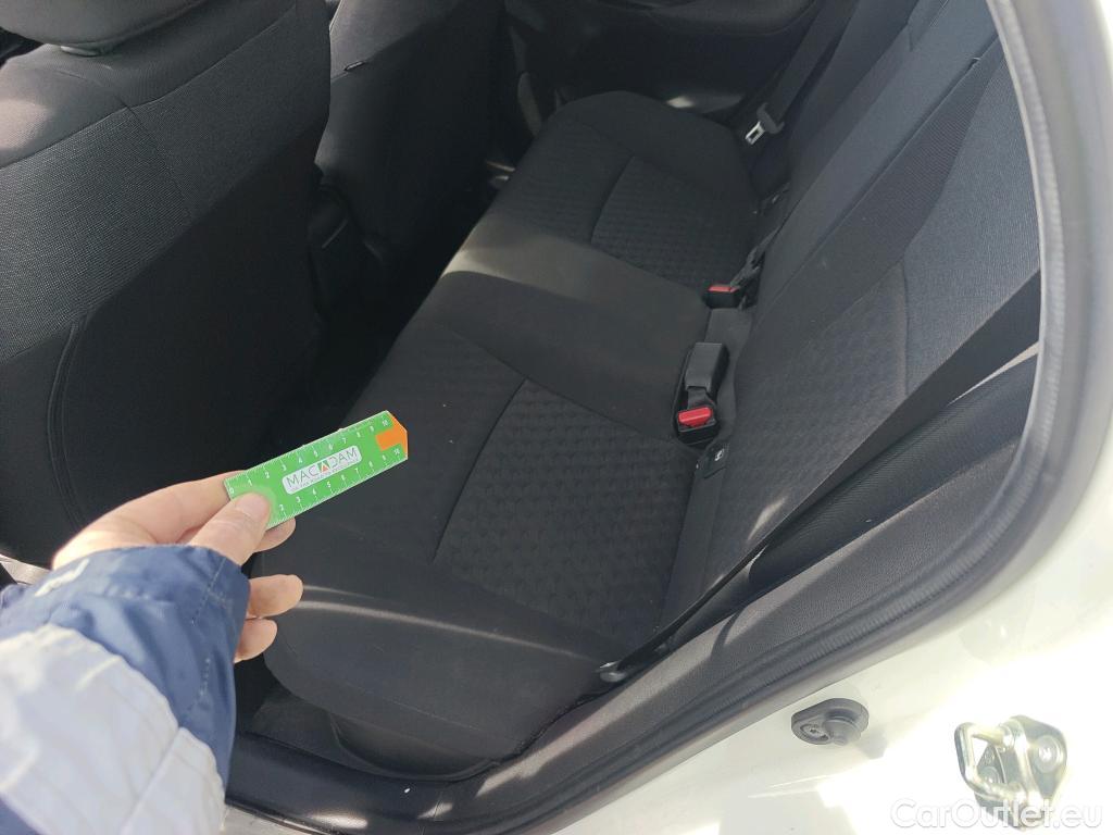  Toyota  Yaris TOYOTA  / 2020 / 5P / berlina con portón 1.5 120H Active Tech #5