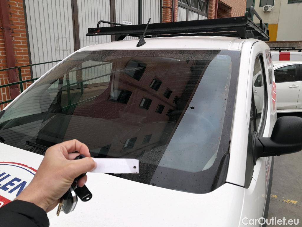  Citroen  Berlingo CITROEN  / 2018 / 3P / furgón derivado de turismo Talla M BlueHDi 100 CONTROL #17