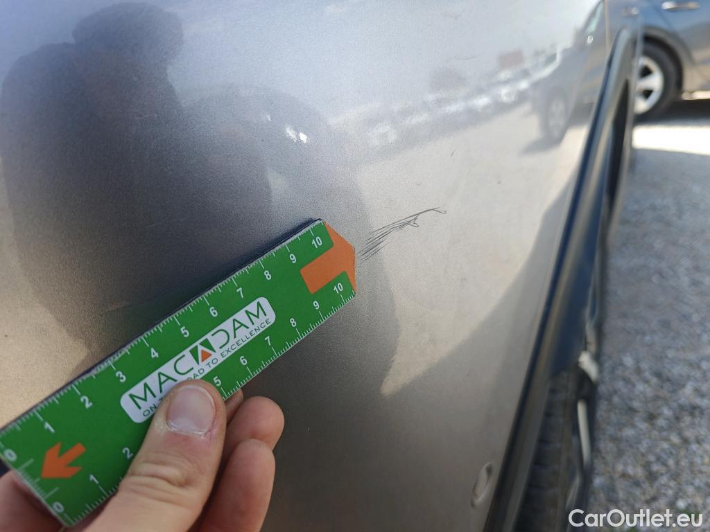  Toyota  C-HR TOYOTA  / 2016 / 5P / todoterreno 1.8 125H Advance (CX) #40