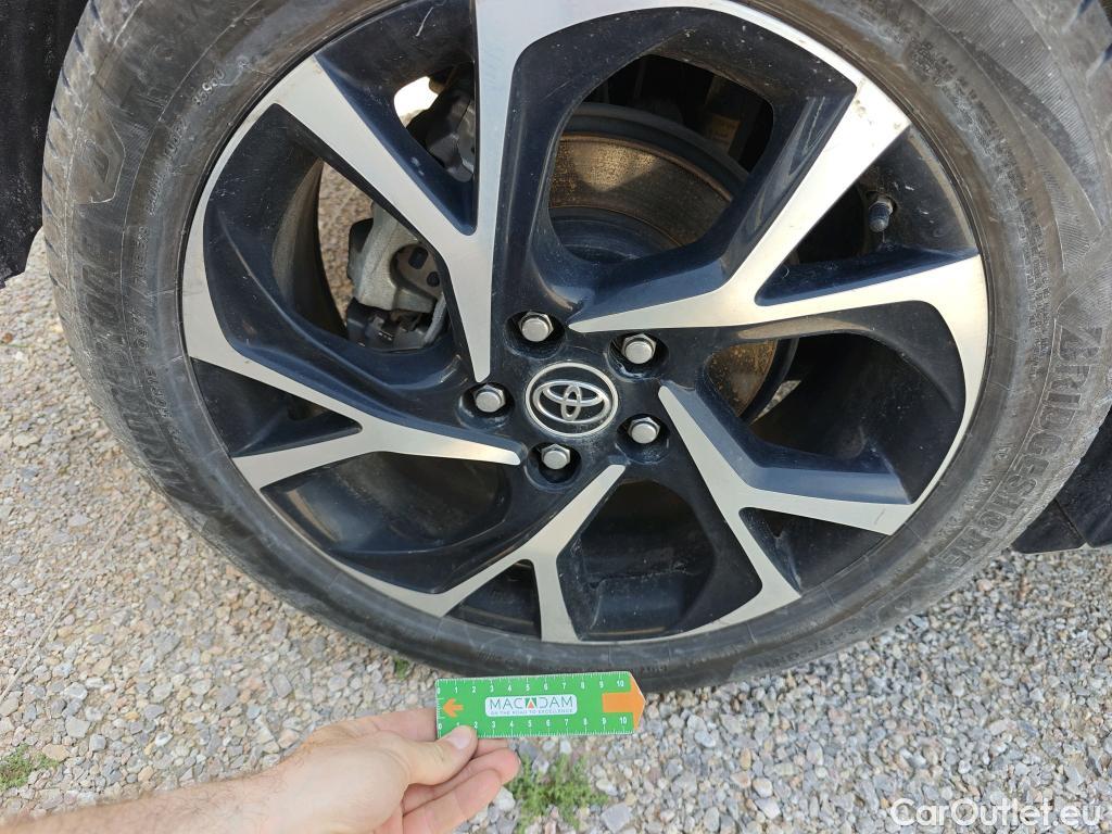  Toyota  C-HR TOYOTA  / 2016 / 5P / todoterreno 1.8 125H Advance (CX) #51