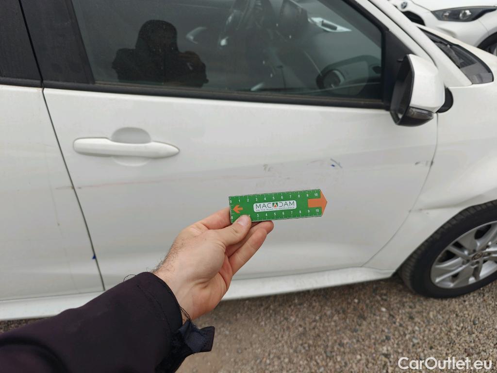  Toyota  Yaris TOYOTA  / 2020 / 5P / berlina con portón 1.5 120H Active Tech #3