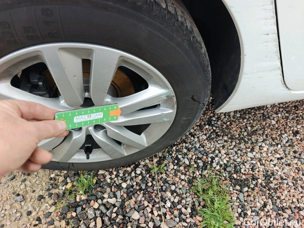  Peugeot  308 PEUGEOT  / 2017 / 5P / berlina con portón 5p Active Pack BlueHDi 130 S&S #11