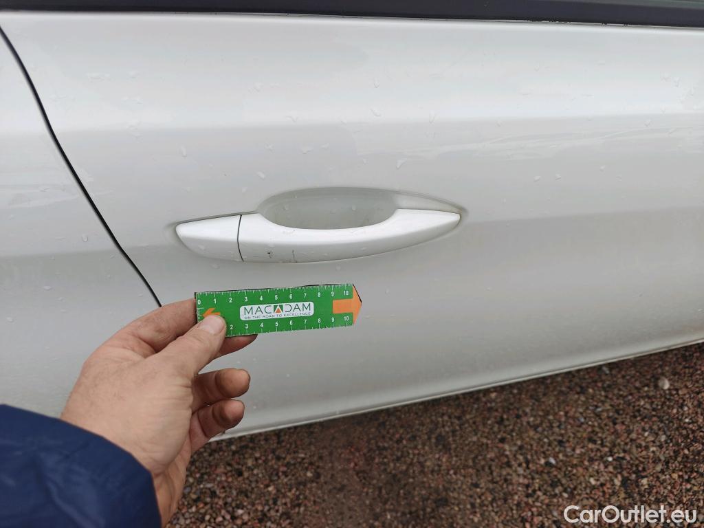  Peugeot  308 PEUGEOT  / 2017 / 5P / berlina con portón 5p Active Pack BlueHDi 130 S&S #25