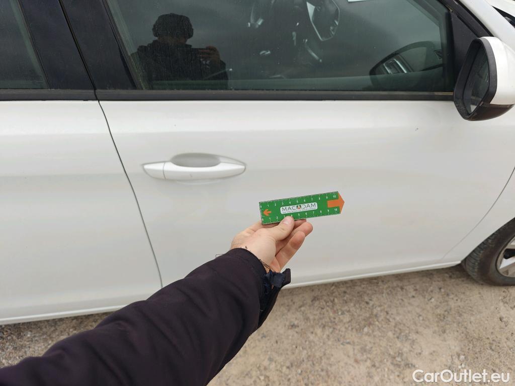  Peugeot  308 PEUGEOT  / 2017 / 5P / berlina con portón 5p Active Pack BlueHDi 130 S&S #3