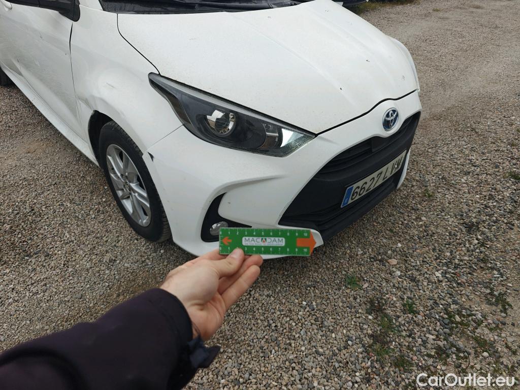  Toyota  Yaris TOYOTA  / 2020 / 5P / berlina con portón 1.5 120H Active Tech #49