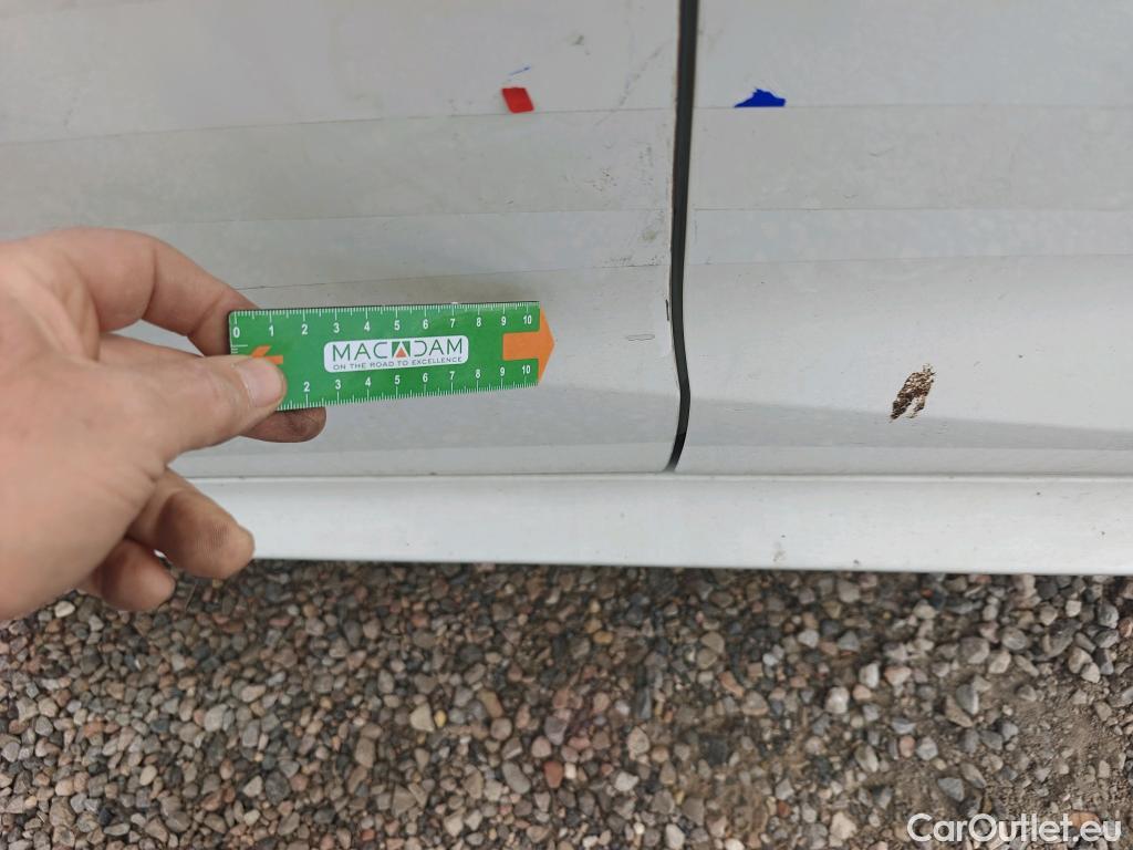  Toyota  Yaris TOYOTA  / 2020 / 5P / berlina con portón 1.5 120H Active Tech #24