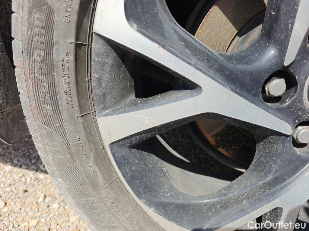  Toyota  C-HR TOYOTA  / 2016 / 5P / todoterreno 1.8 125H Advance (CX) #8