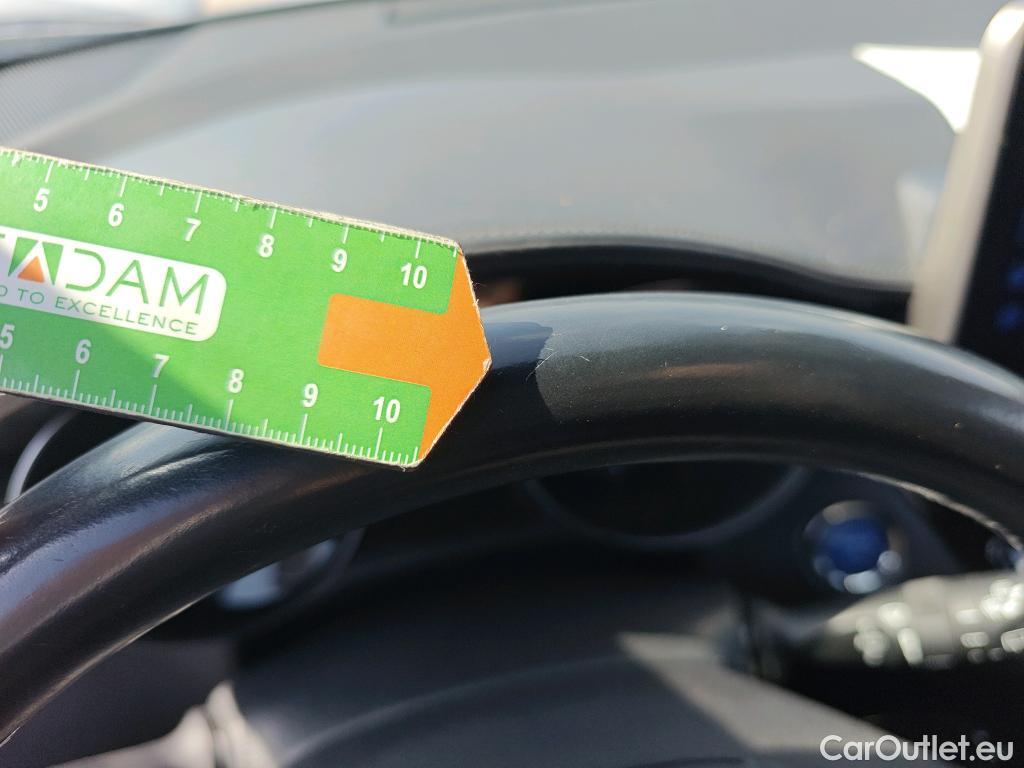  Toyota  C-HR TOYOTA  / 2016 / 5P / todoterreno 1.8 125H Advance (CX) #36